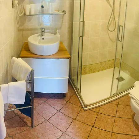 Guest house L'alpina Affittacamere *